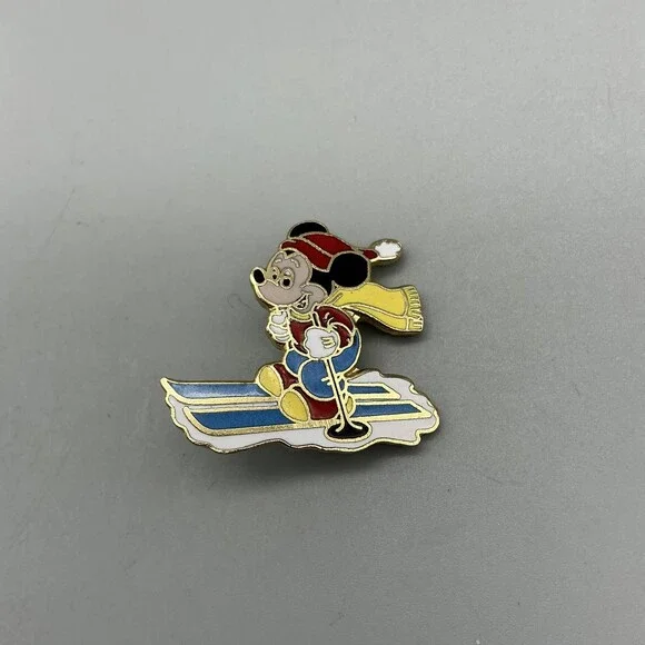 Vintage Walt Disney Productions Mickey Mouse Skiing Pin 27mm Enamel Multicolor - Picture 4 of 12